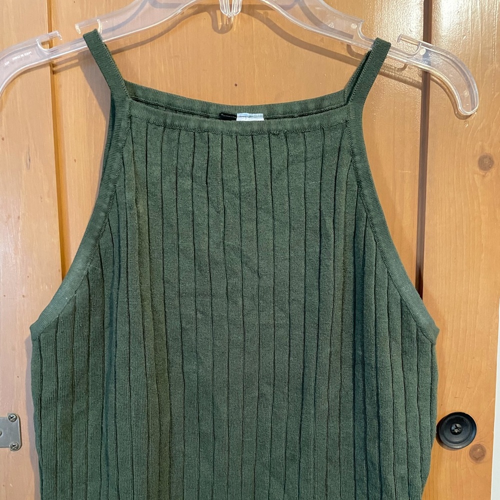 3/$30 H&M ladies racer back top Sz Med